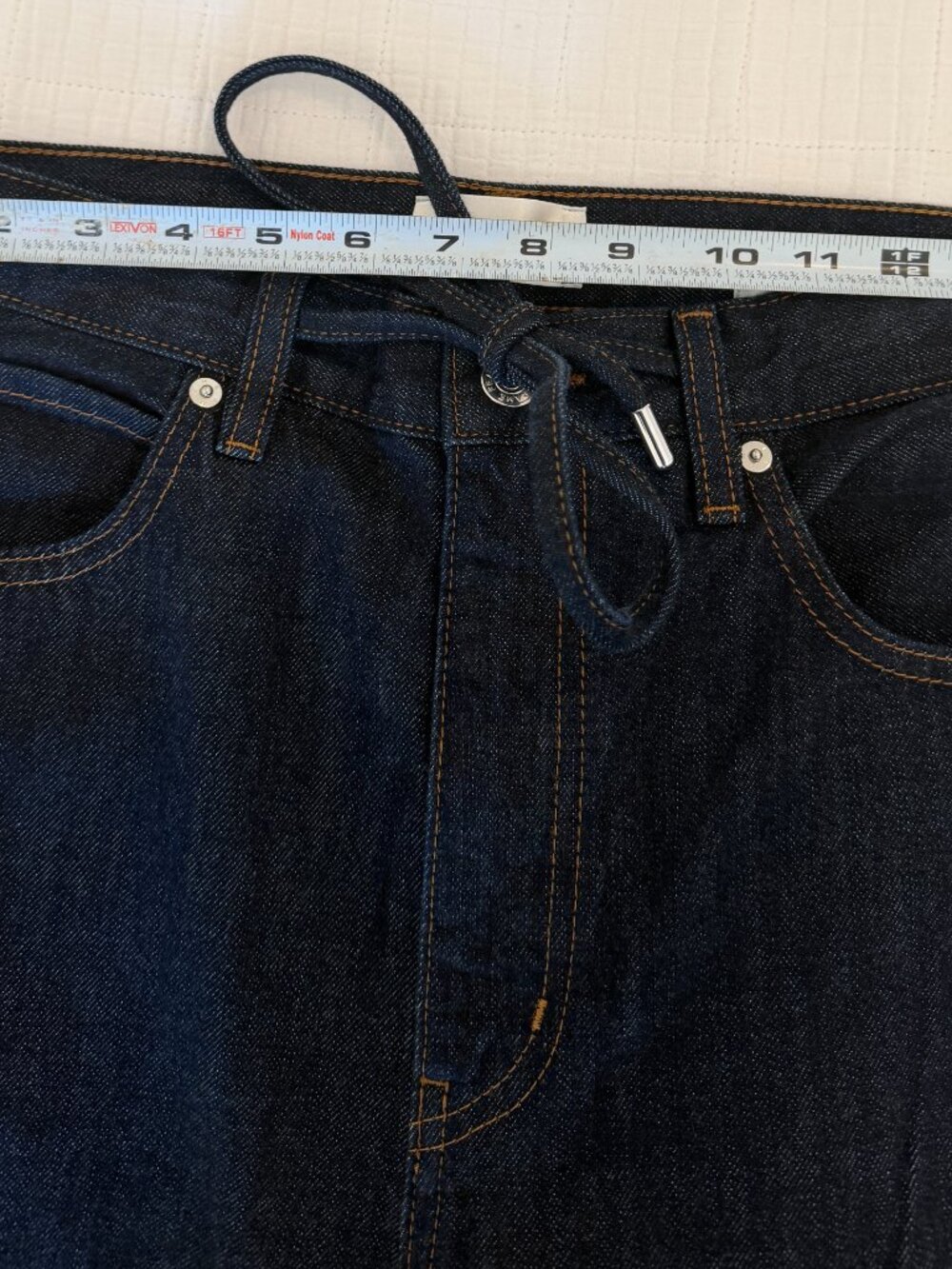 FRAME The Off Duty Drawstring Bow High Rise Jeans in Rinse 26 - Picture 8 of 13